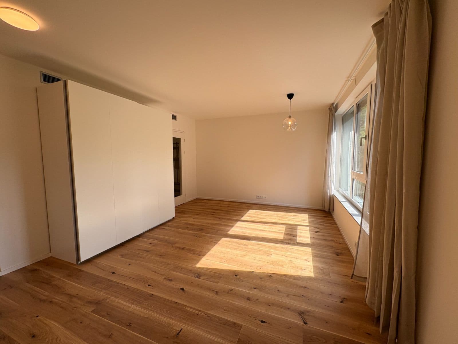 Pronájem bytu 1+kk 38 m², U Komína, Praha, Praha Pronájem bytu 1+kk 38 m², U Komína, Praha, Praha