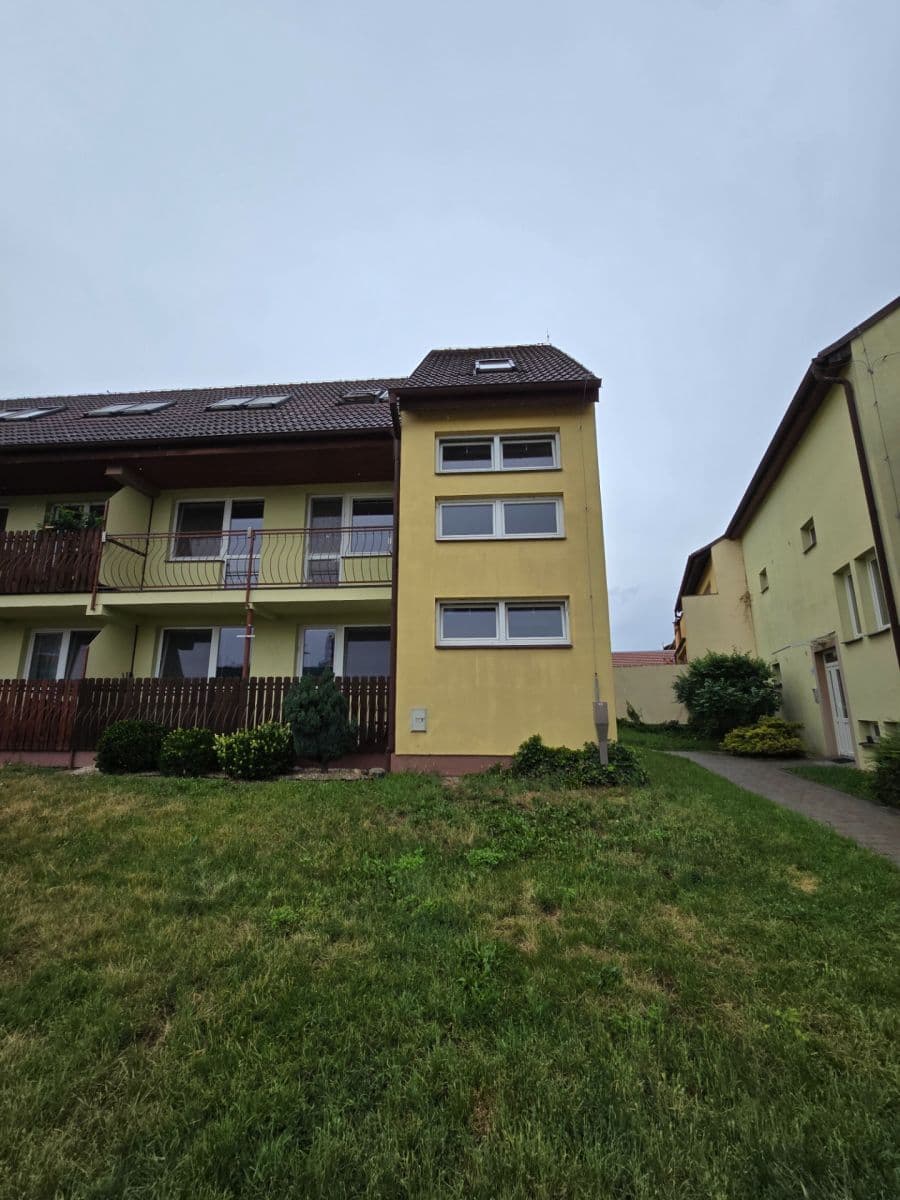Pronájem bytu 1+kk 40 m², Komenského, Rajhrad, Jihomoravský kraj Pronájem bytu 1+kk 40 m², Komenského, Rajhrad, Jihomoravský kraj