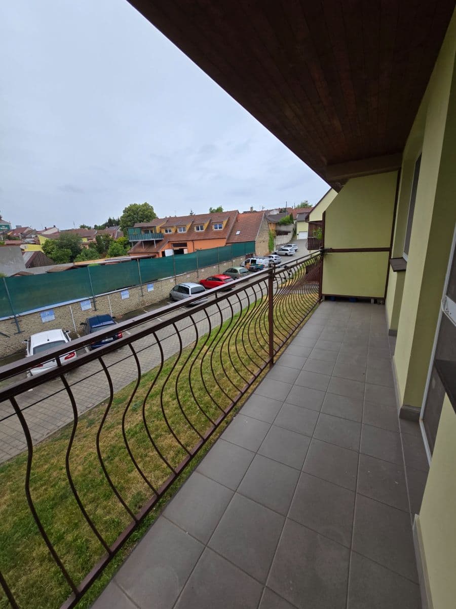 Pronájem bytu 1+kk 40 m², Komenského, Rajhrad, Jihomoravský kraj Pronájem bytu 1+kk 40 m², Komenského, Rajhrad, Jihomoravský kraj