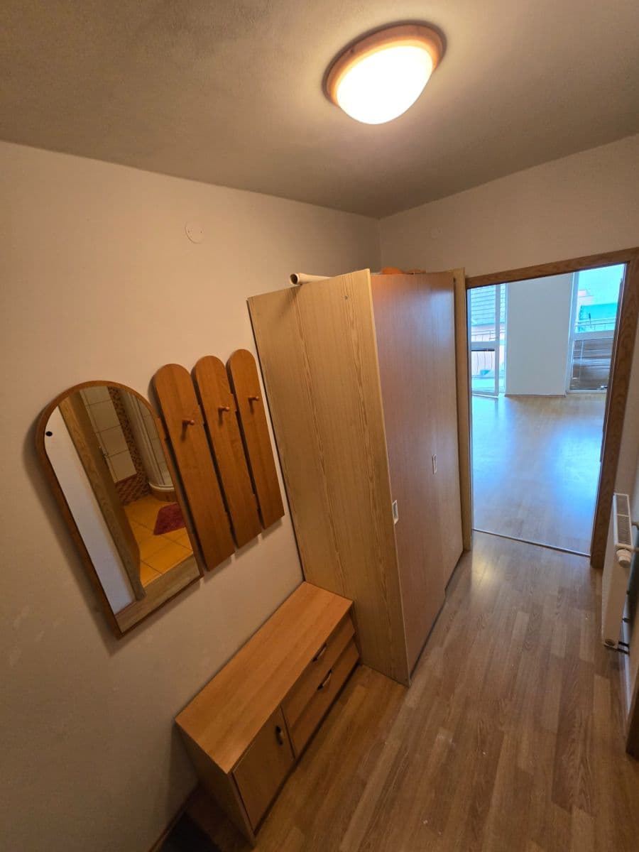 Pronájem bytu 1+kk 40 m², Komenského, Rajhrad, Jihomoravský kraj Pronájem bytu 1+kk 40 m², Komenského, Rajhrad, Jihomoravský kraj