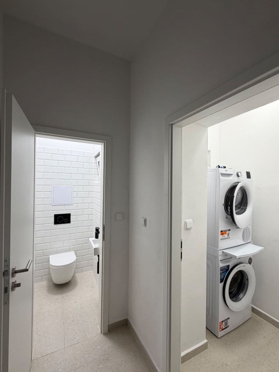 Pronájem bytu 2+kk 60 m², Kardinála Berana, Plzeň, Plzeňský kraj Pronájem bytu 2+kk 60 m², Kardinála Berana, Plzeň, Plzeňský kraj