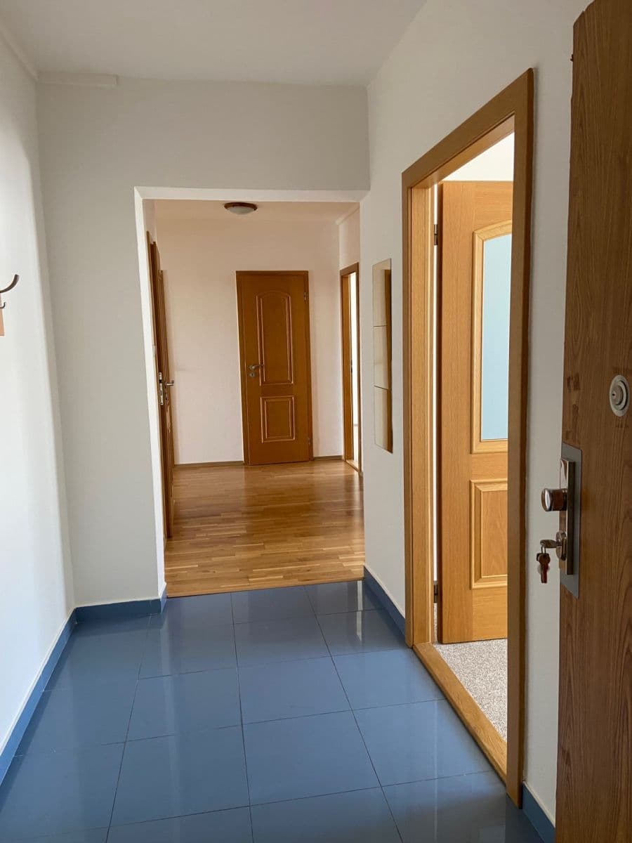 Pronájem bytu 4+1 92 m², K Vodárně, Dobříš, Středočeský kraj Pronájem bytu 4+1 92 m², K Vodárně, Dobříš, Středočeský kraj