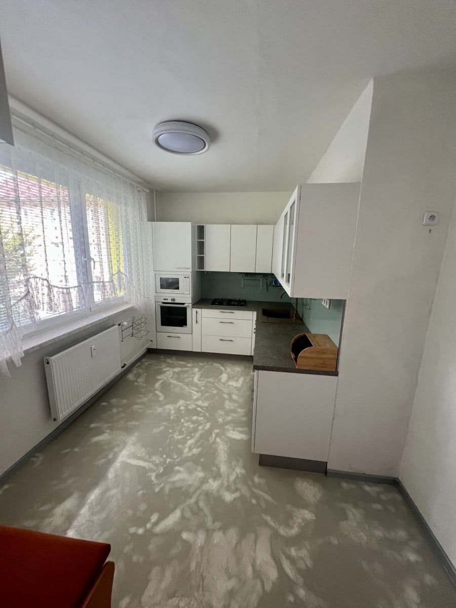 Prodej bytu 4+1 78 m², Husova, Nový Bor, Liberecký kraj Prodej bytu 4+1 78 m², Husova, Nový Bor, Liberecký kraj