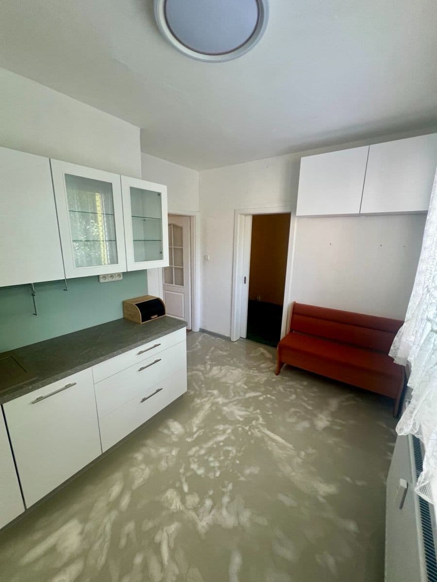 Prodej bytu 4+1 78 m², Husova, Nový Bor, Liberecký kraj Prodej bytu 4+1 78 m², Husova, Nový Bor, Liberecký kraj