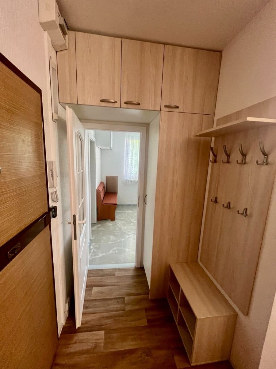 Prodej bytu 4+1 78 m², Husova, Nový Bor, Liberecký kraj Prodej bytu 4+1 78 m², Husova, Nový Bor, Liberecký kraj