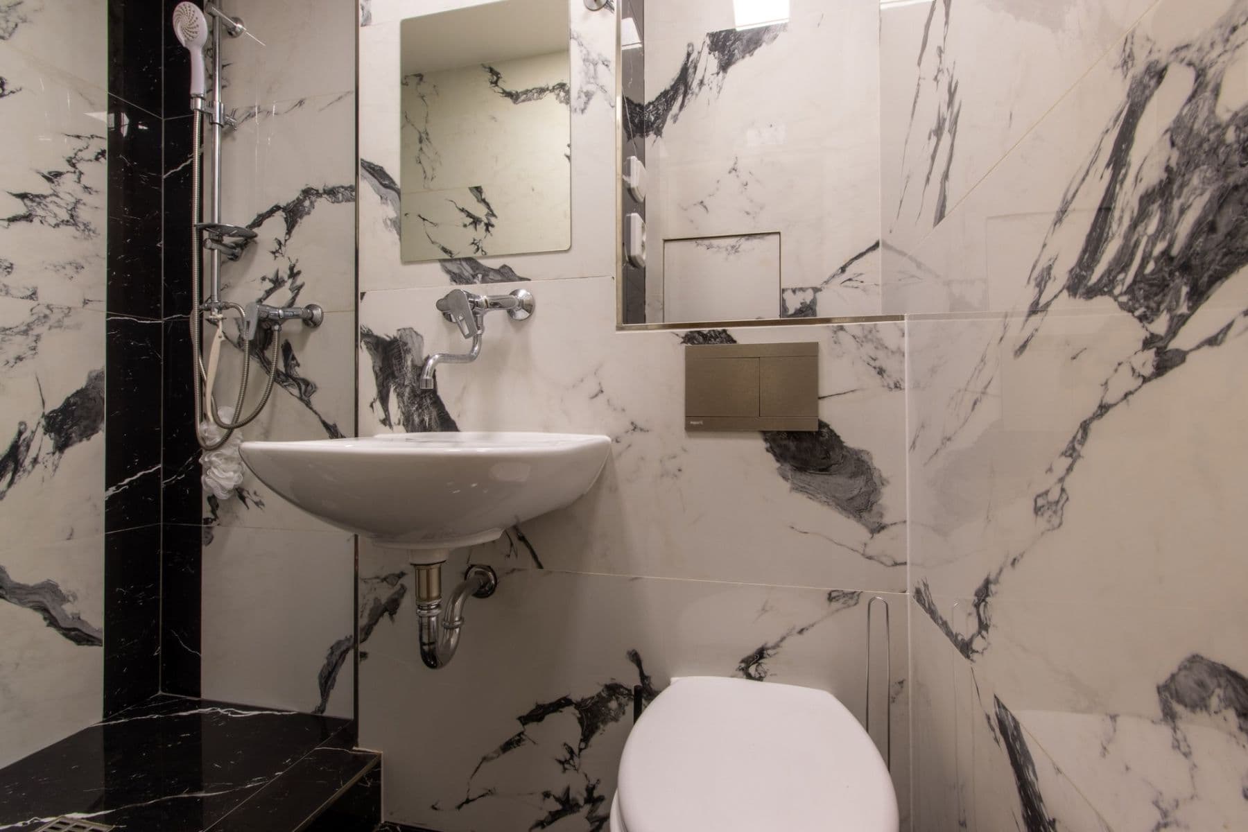 Pronájem bytu 1+kk 30 m², Šestajovická, Praha, Praha Pronájem bytu 1+kk 30 m², Šestajovická, Praha, Praha