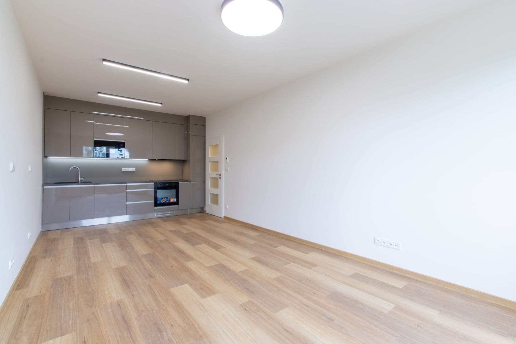 Pronájem bytu 2+kk 54 m², Suchánkova, Benešov, Středočeský kraj Pronájem bytu 2+kk 54 m², Suchánkova, Benešov, Středočeský kraj
