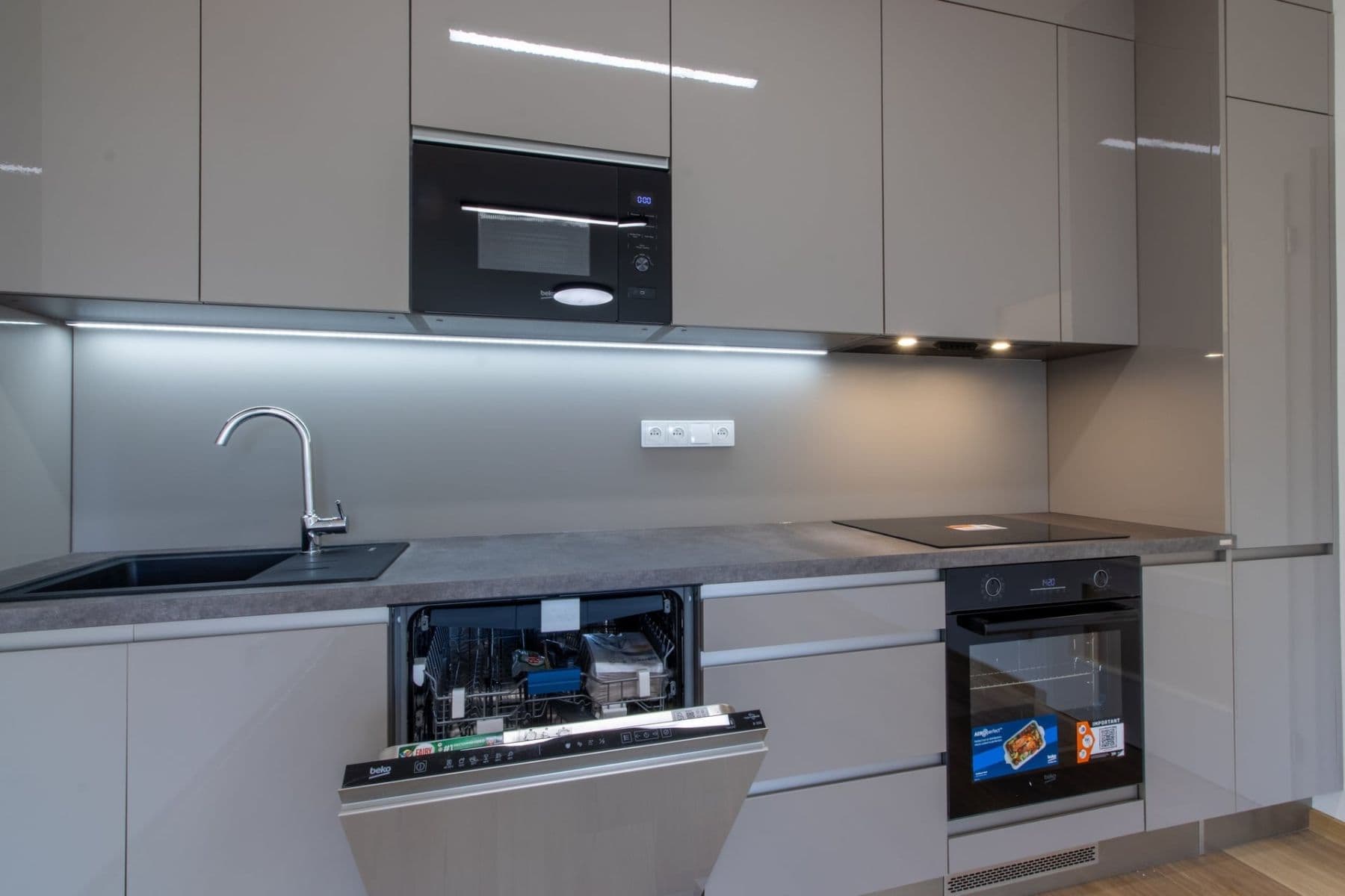 Pronájem bytu 2+kk 54 m², Suchánkova, Benešov, Středočeský kraj Pronájem bytu 2+kk 54 m², Suchánkova, Benešov, Středočeský kraj