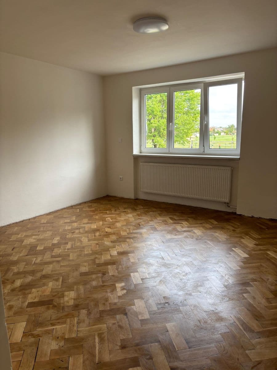 Pronájem bytu 2+1 48 m², Tylova, Břeclav, Jihomoravský kraj Pronájem bytu 2+1 48 m², Tylova, Břeclav, Jihomoravský kraj