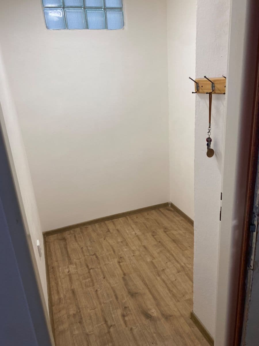 Pronájem bytu 2+1 48 m², Tylova, Břeclav, Jihomoravský kraj Pronájem bytu 2+1 48 m², Tylova, Břeclav, Jihomoravský kraj