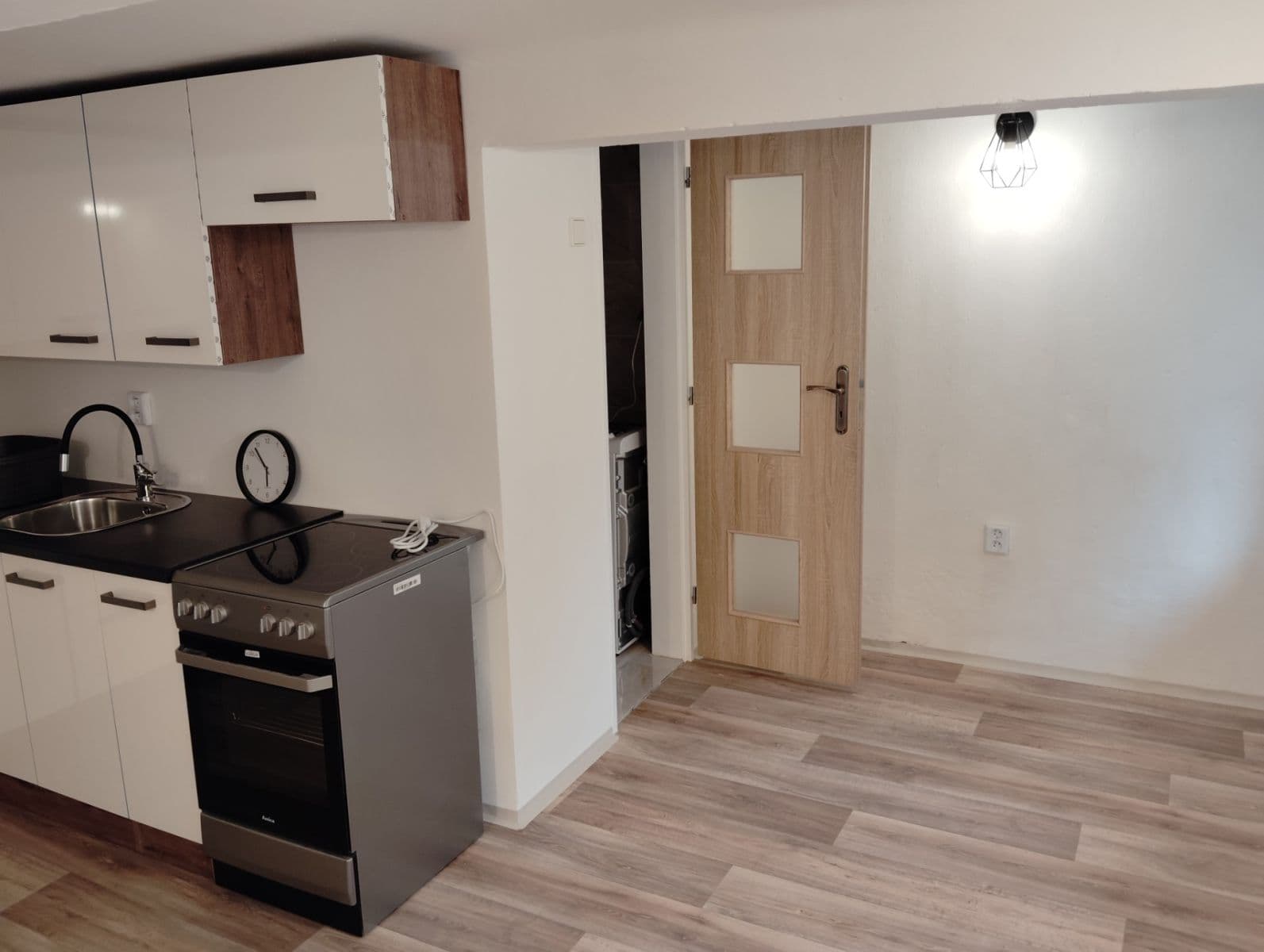 Pronájem bytu 1+kk 20 m², Cyrilská, Olomouc, Olomoucký kraj Pronájem bytu 1+kk 20 m², Cyrilská, Olomouc, Olomoucký kraj