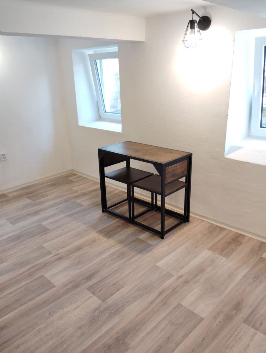 Pronájem bytu 1+kk 20 m², Cyrilská, Olomouc, Olomoucký kraj Pronájem bytu 1+kk 20 m², Cyrilská, Olomouc, Olomoucký kraj