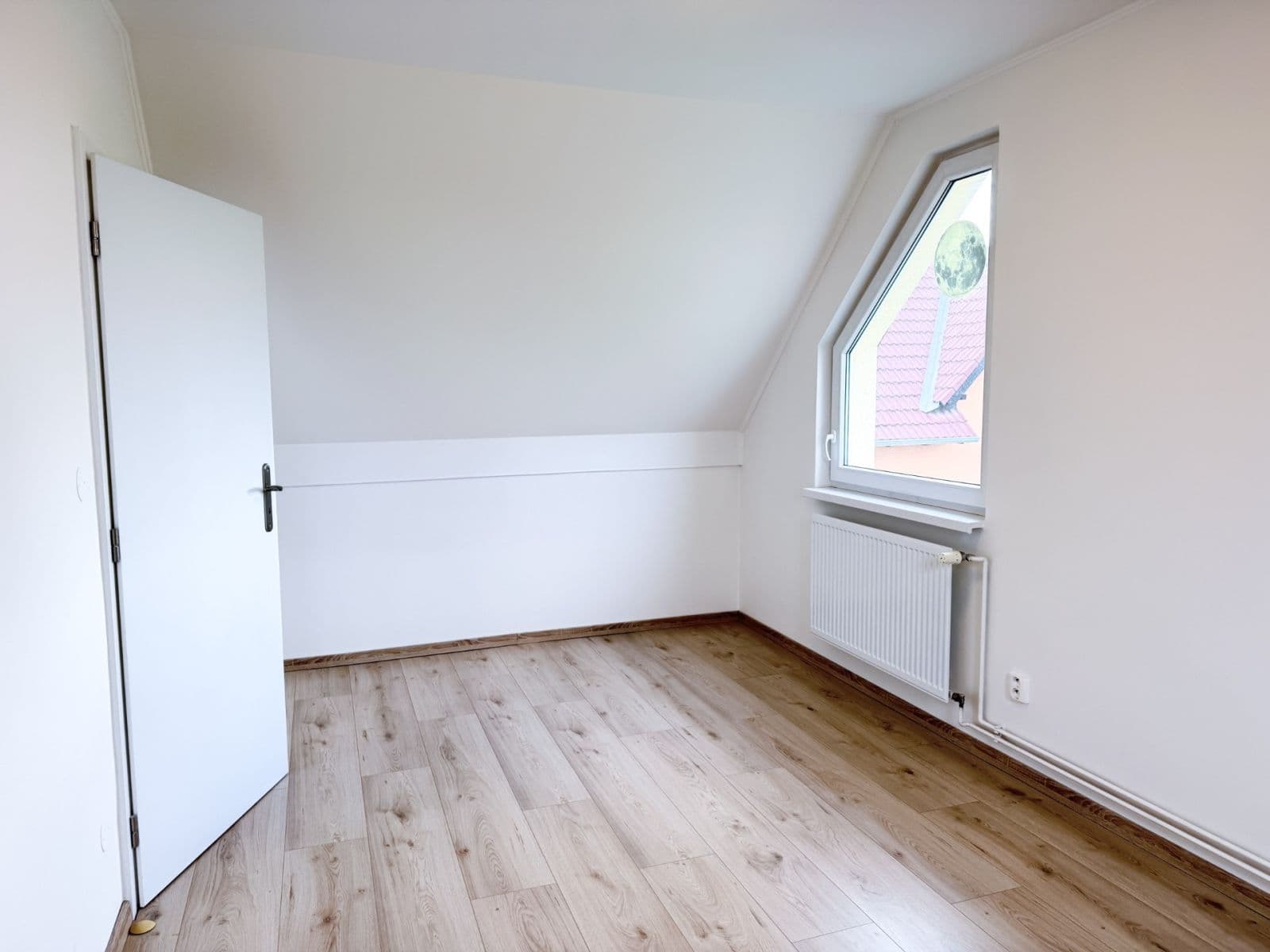 Pronájem bytu 2+kk 71 m², U Valu, Nupaky, Středočeský kraj Pronájem bytu 2+kk 71 m², U Valu, Nupaky, Středočeský kraj