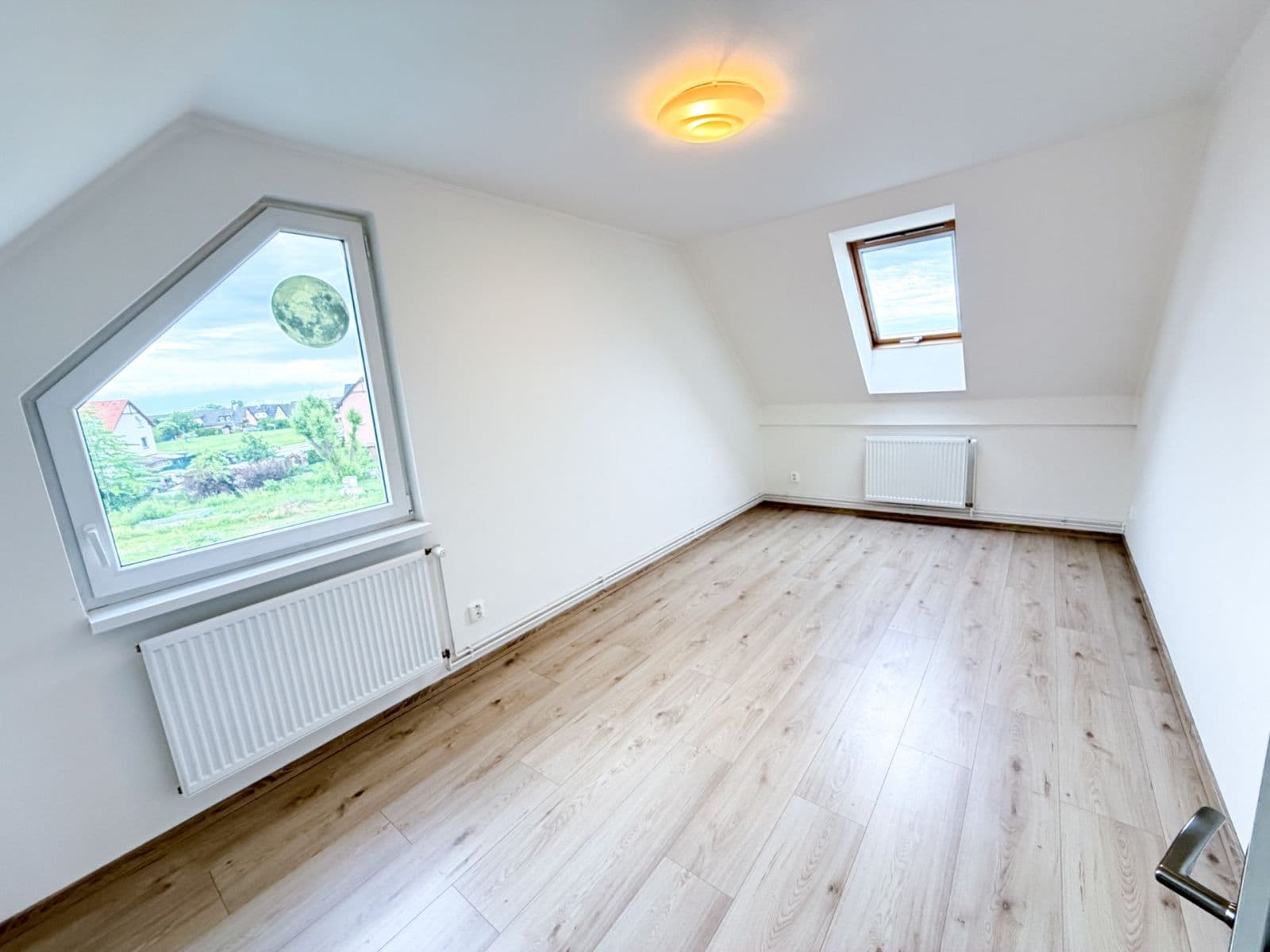Pronájem bytu 2+kk 71 m², U Valu, Nupaky, Středočeský kraj Pronájem bytu 2+kk 71 m², U Valu, Nupaky, Středočeský kraj