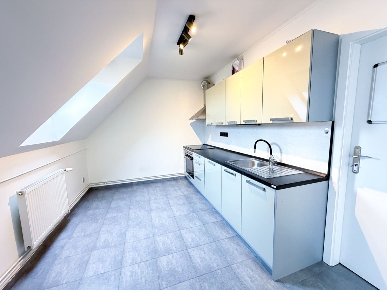Pronájem bytu 2+kk 71 m², U Valu, Nupaky, Středočeský kraj Pronájem bytu 2+kk 71 m², U Valu, Nupaky, Středočeský kraj