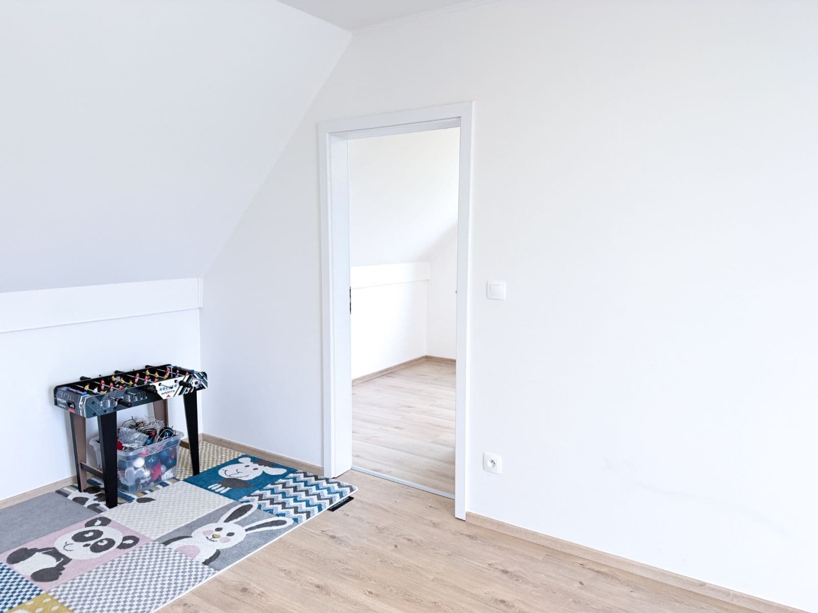 Pronájem bytu 2+kk 71 m², U Valu, Nupaky, Středočeský kraj Pronájem bytu 2+kk 71 m², U Valu, Nupaky, Středočeský kraj
