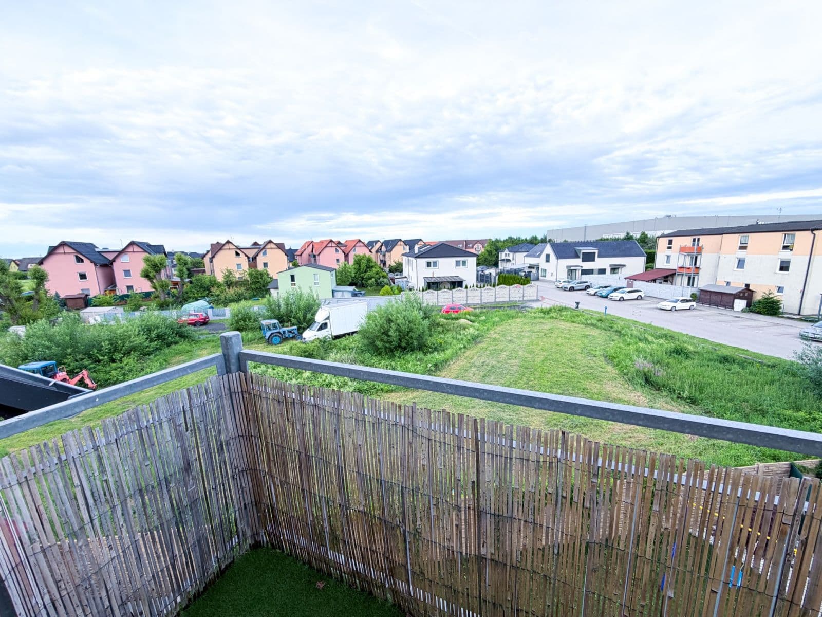 Pronájem bytu 2+kk 71 m², U Valu, Nupaky, Středočeský kraj Pronájem bytu 2+kk 71 m², U Valu, Nupaky, Středočeský kraj