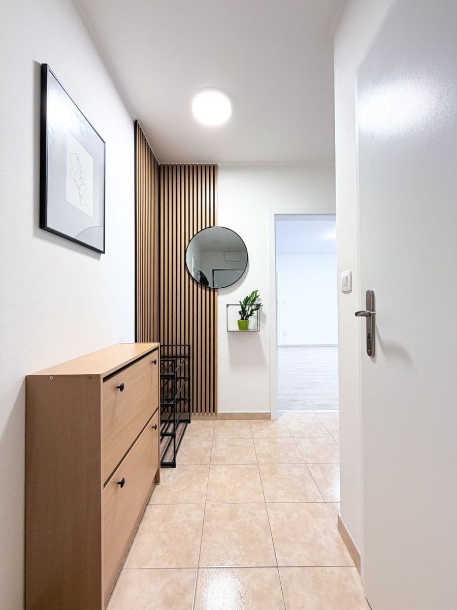 Pronájem bytu 2+kk 71 m², U Valu, Nupaky, Středočeský kraj Pronájem bytu 2+kk 71 m², U Valu, Nupaky, Středočeský kraj