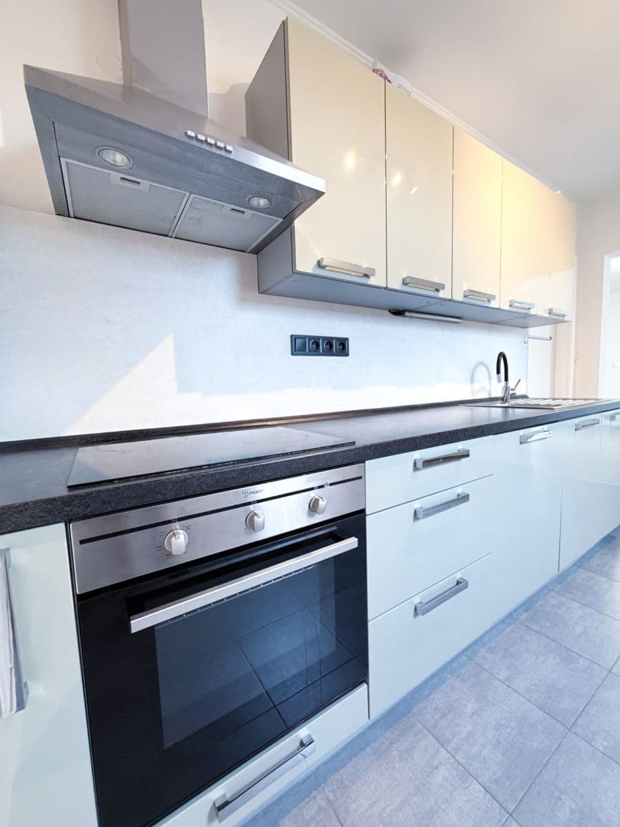 Pronájem bytu 2+kk 71 m², U Valu, Nupaky, Středočeský kraj Pronájem bytu 2+kk 71 m², U Valu, Nupaky, Středočeský kraj