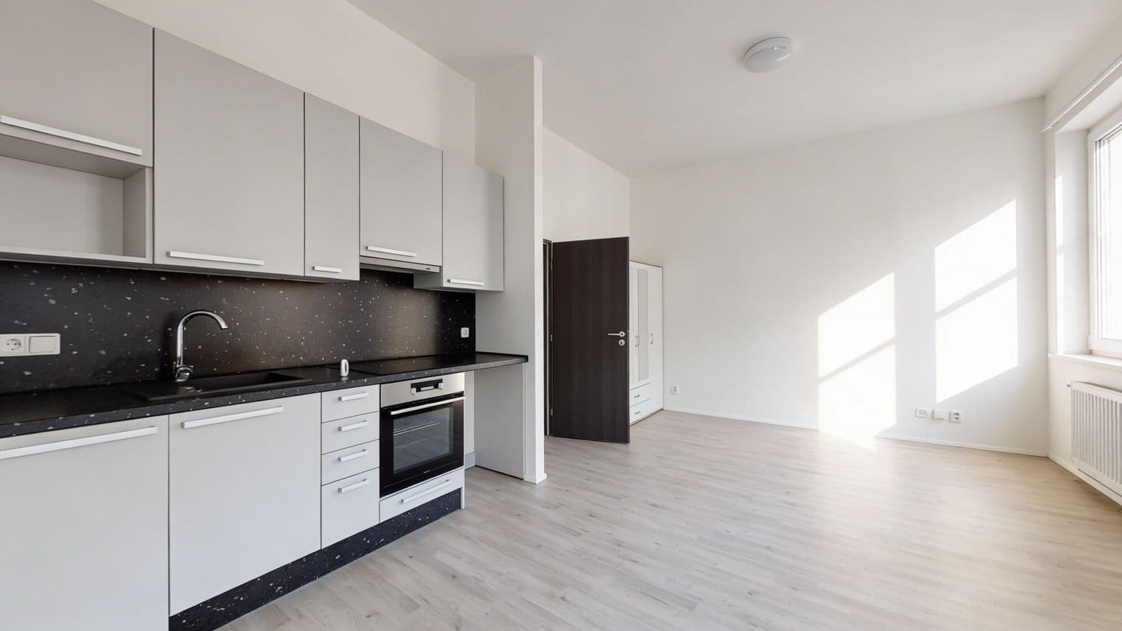 Pronájem bytu 1+kk 35 m², V Zahradách, Praha, Praha Pronájem bytu 1+kk 35 m², V Zahradách, Praha, Praha