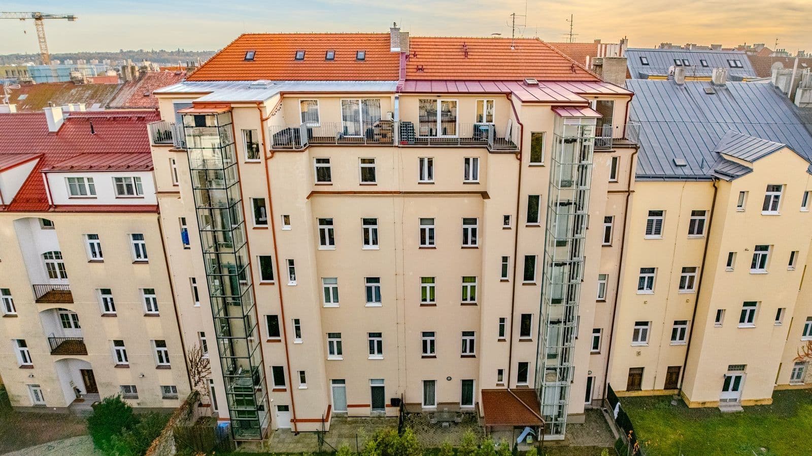 Pronájem bytu 1+kk 35 m², V Zahradách, Praha, Praha Pronájem bytu 1+kk 35 m², V Zahradách, Praha, Praha