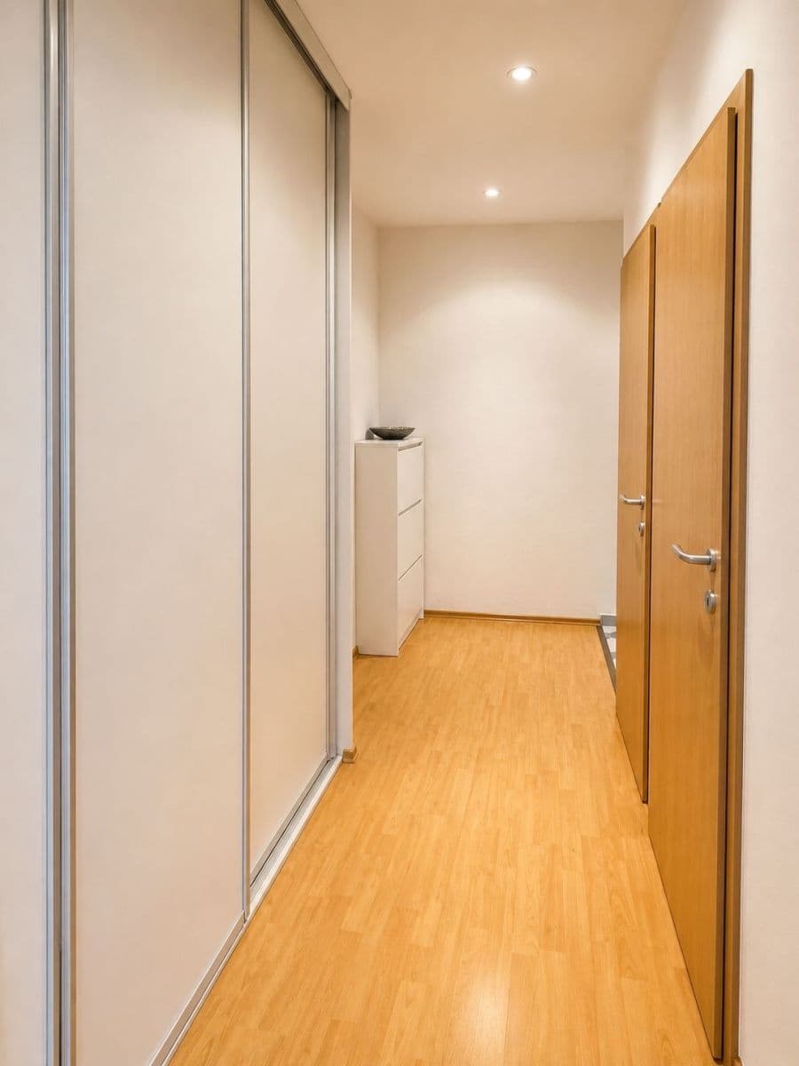 Pronájem bytu 2+1 58 m², náměstí 17. listopadu, Příbram, Středočeský kraj Pronájem bytu 2+1 58 m², náměstí 17. listopadu, Příbram, Středočeský kraj
