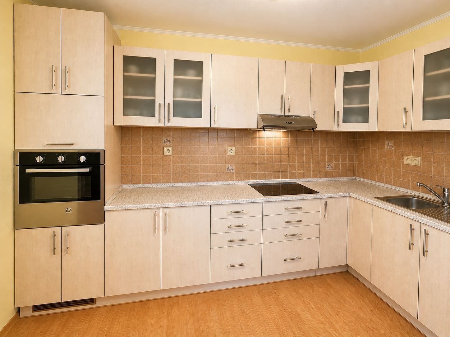 Pronájem bytu 2+1 58 m², náměstí 17. listopadu, Příbram, Středočeský kraj Pronájem bytu 2+1 58 m², náměstí 17. listopadu, Příbram, Středočeský kraj