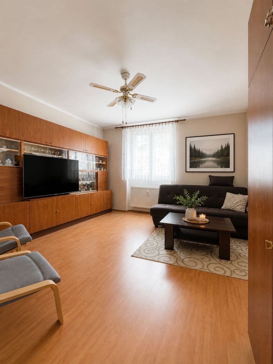 Pronájem bytu 2+1 58 m², náměstí 17. listopadu, Příbram, Středočeský kraj Pronájem bytu 2+1 58 m², náměstí 17. listopadu, Příbram, Středočeský kraj