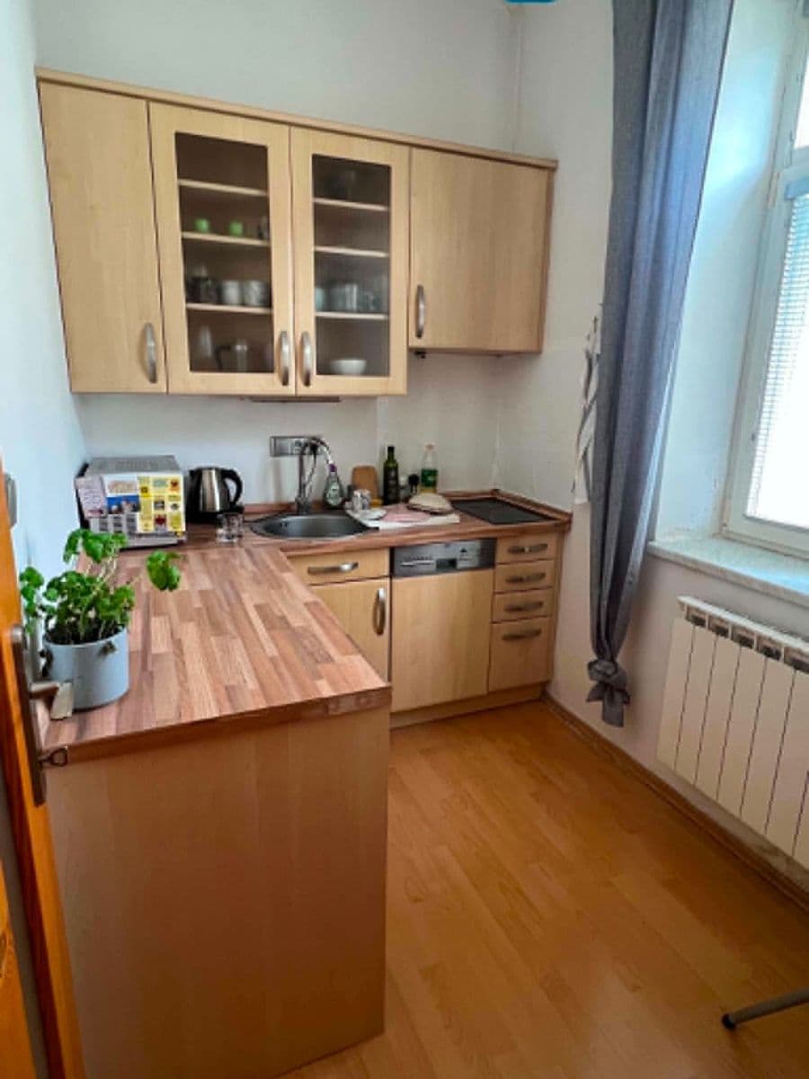Pronájem bytu 1+1 33 m², Bělohorská, Praha, Praha Pronájem bytu 1+1 33 m², Bělohorská, Praha, Praha