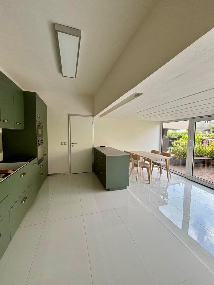 Pronájem bytu 2+1 75 m², Slezanů, Praha, Praha Pronájem bytu 2+1 75 m², Slezanů, Praha, Praha