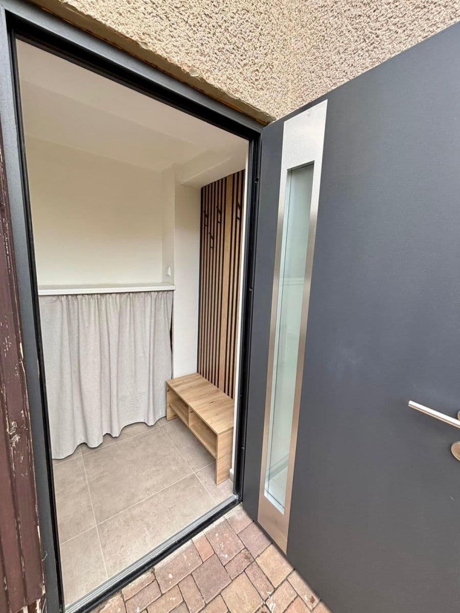 Pronájem bytu 2+1 75 m², Slezanů, Praha, Praha Pronájem bytu 2+1 75 m², Slezanů, Praha, Praha