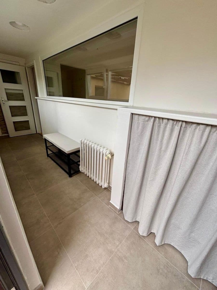 Pronájem bytu 2+1 75 m², Slezanů, Praha, Praha Pronájem bytu 2+1 75 m², Slezanů, Praha, Praha