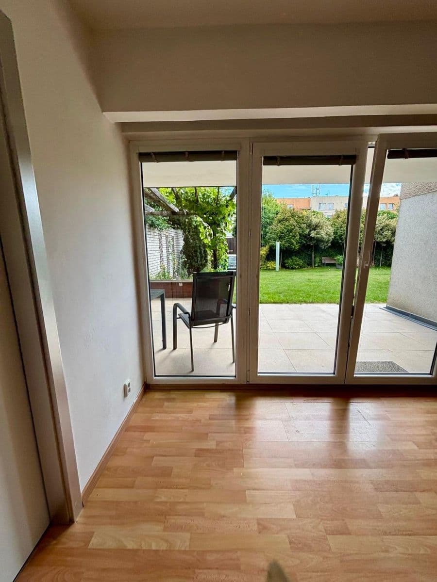 Pronájem bytu 2+1 75 m², Slezanů, Praha, Praha Pronájem bytu 2+1 75 m², Slezanů, Praha, Praha