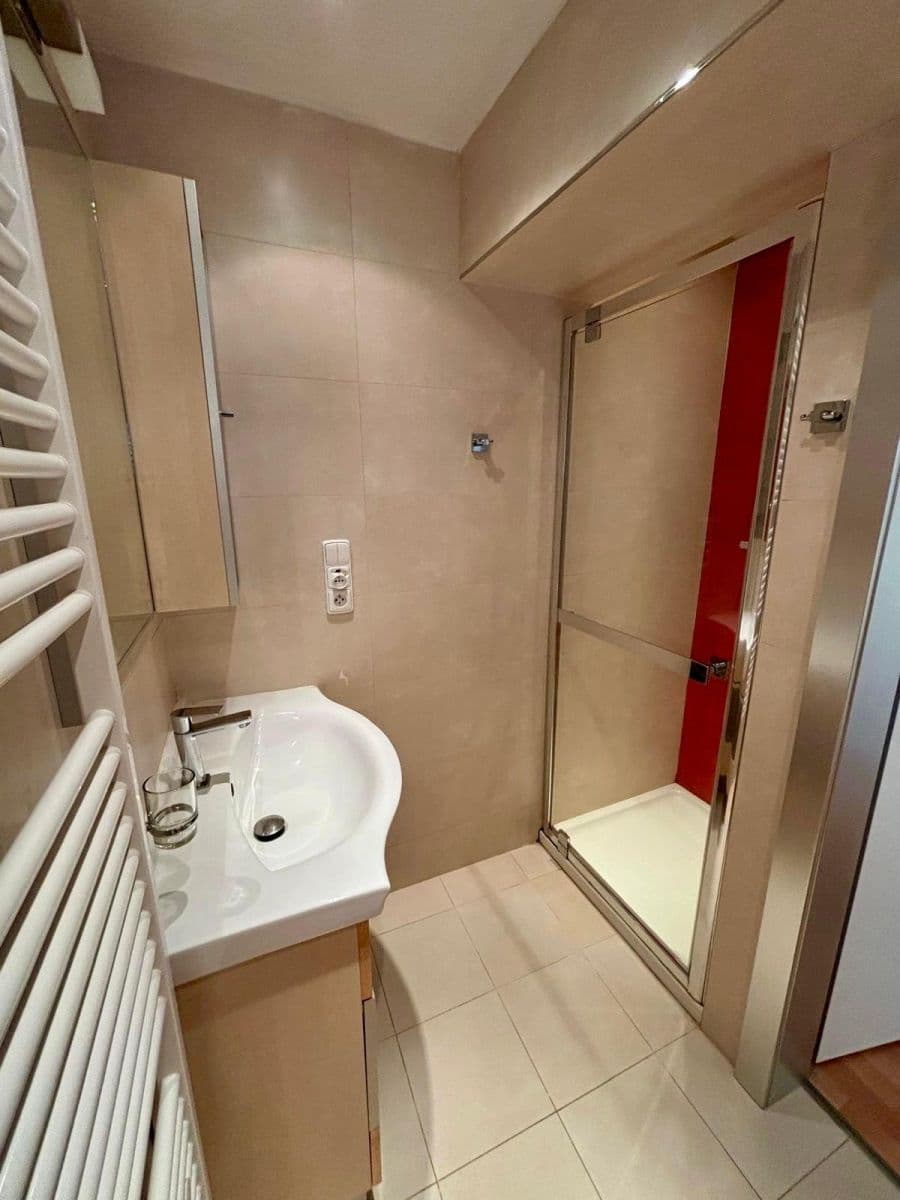 Pronájem bytu 2+1 75 m², Slezanů, Praha, Praha Pronájem bytu 2+1 75 m², Slezanů, Praha, Praha