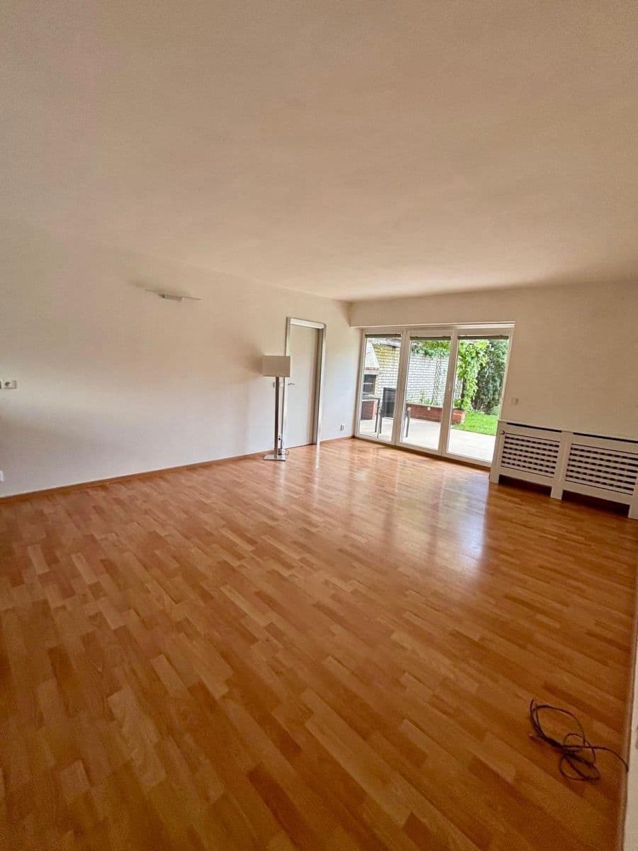 Pronájem bytu 2+1 75 m², Slezanů, Praha, Praha Pronájem bytu 2+1 75 m², Slezanů, Praha, Praha