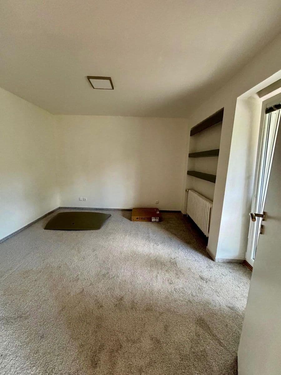 Pronájem bytu 2+1 75 m², Slezanů, Praha, Praha Pronájem bytu 2+1 75 m², Slezanů, Praha, Praha