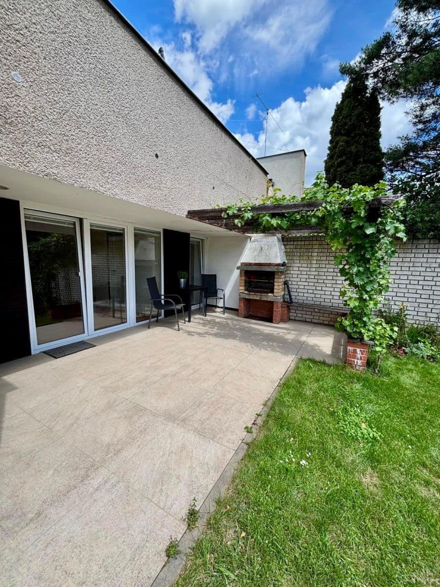 Pronájem bytu 2+1 75 m², Slezanů, Praha, Praha Pronájem bytu 2+1 75 m², Slezanů, Praha, Praha