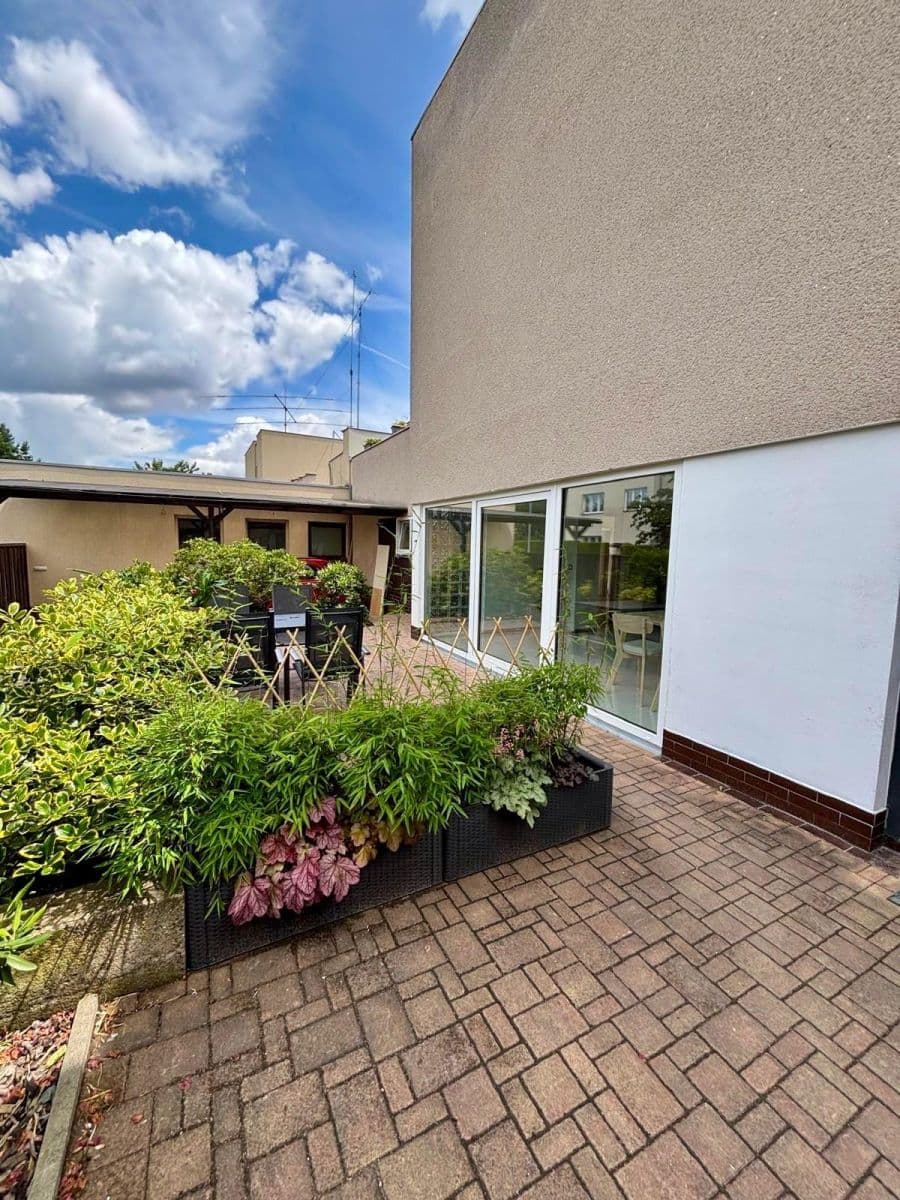 Pronájem bytu 2+1 75 m², Slezanů, Praha, Praha Pronájem bytu 2+1 75 m², Slezanů, Praha, Praha