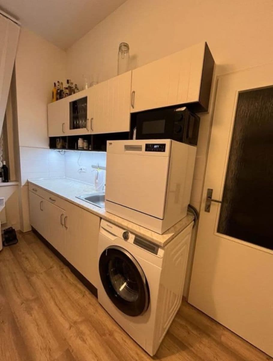 Pronájem bytu 1+1 48 m², Jagellonská, Praha, Praha Pronájem bytu 1+1 48 m², Jagellonská, Praha, Praha