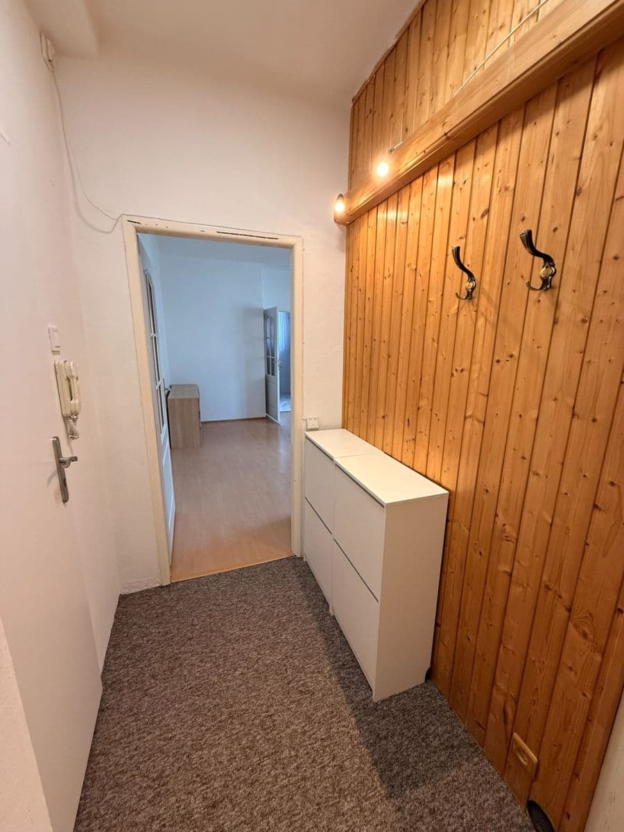 Pronájem bytu 2+kk 42 m², Nad Kajetánkou, Praha, Praha Pronájem bytu 2+kk 42 m², Nad Kajetánkou, Praha, Praha
