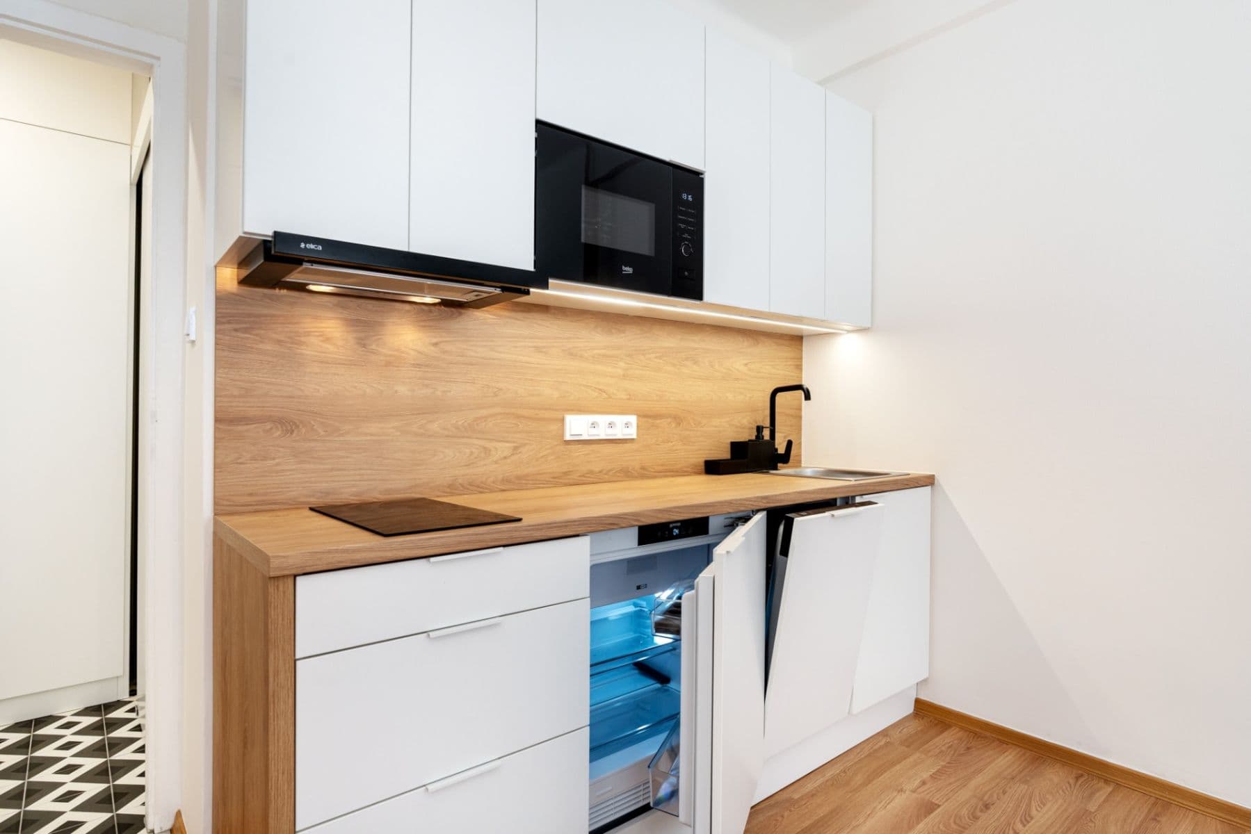 Pronájem bytu 1+kk 23 m², Strančická, Praha, Praha Pronájem bytu 1+kk 23 m², Strančická, Praha, Praha