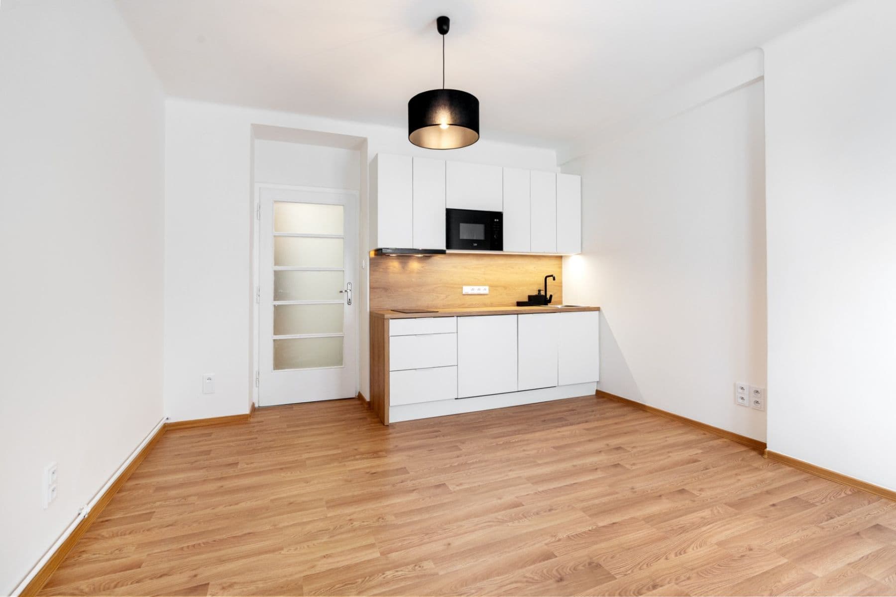 Pronájem bytu 1+kk 23 m², Strančická, Praha, Praha Pronájem bytu 1+kk 23 m², Strančická, Praha, Praha