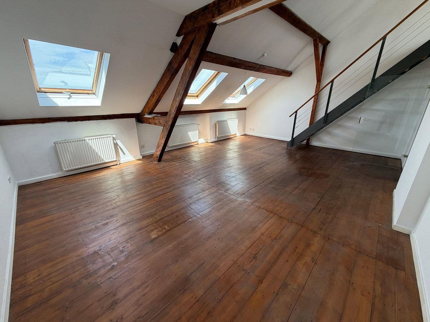 Pronájem bytu 3+1 90 m², Jülicherstr. 142, Cáchy, Severní Porýní-Vestfálsko Pronájem bytu 3+1 90 m², Jülicherstr. 142, Cáchy, Severní Porýní-Vestfálsko