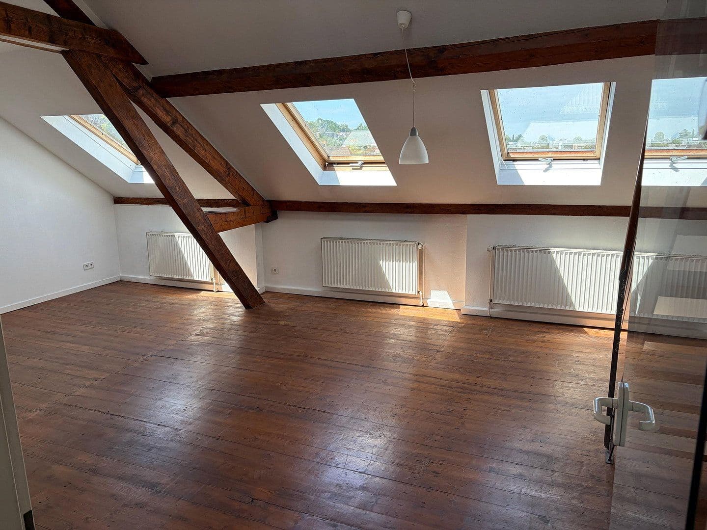 Pronájem bytu 3+1 90 m², Jülicherstr. 142, Cáchy, Severní Porýní-Vestfálsko Pronájem bytu 3+1 90 m², Jülicherstr. 142, Cáchy, Severní Porýní-Vestfálsko