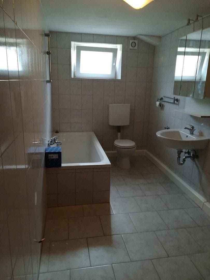 Pronájem bytu 3+1 75 m², Zeppelinstraße 14e, Waldkraiburg, Bavorsko Pronájem bytu 3+1 75 m², Zeppelinstraße 14e, Waldkraiburg, Bavorsko
