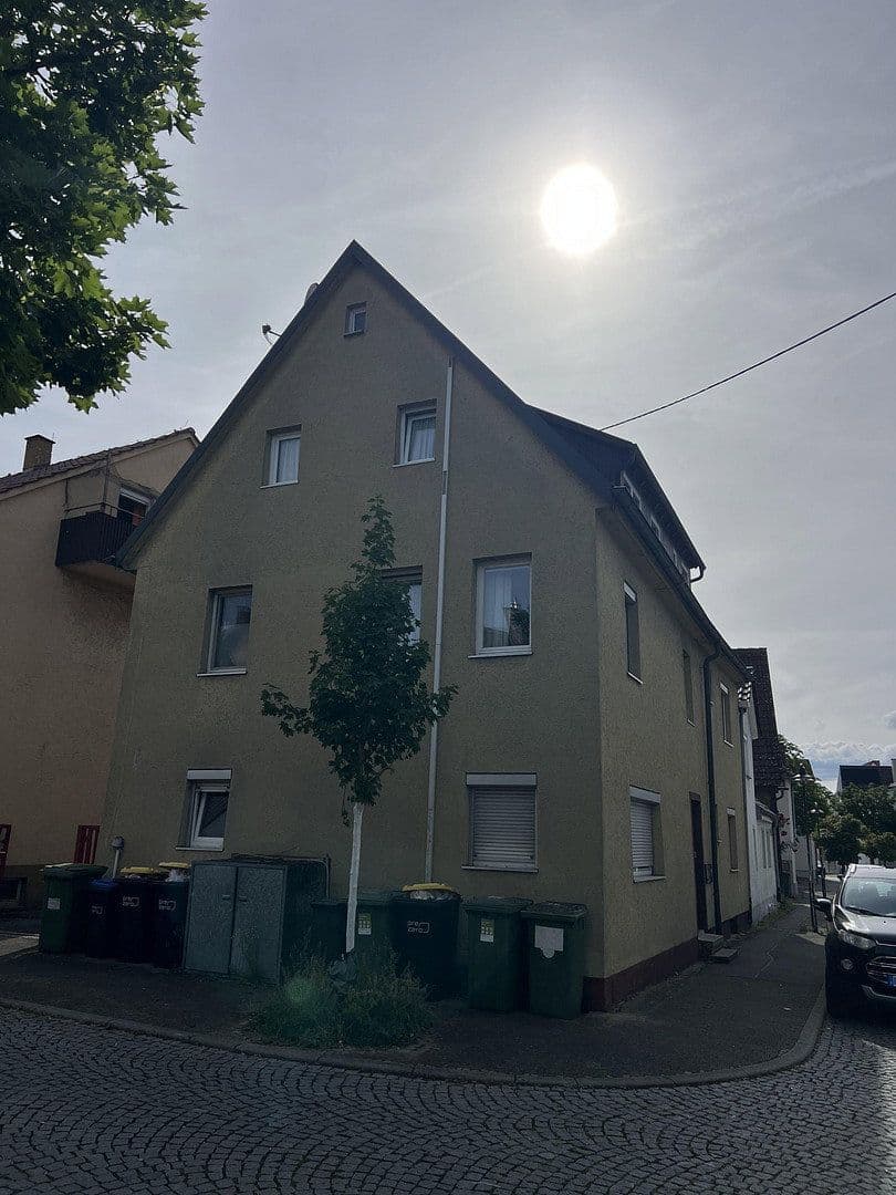 Prodej domu 246 m², pozemek 246 m², Asperg, Bádensko-Württembersko Prodej domu 246 m², pozemek 246 m², Asperg, Bádensko-Württembersko