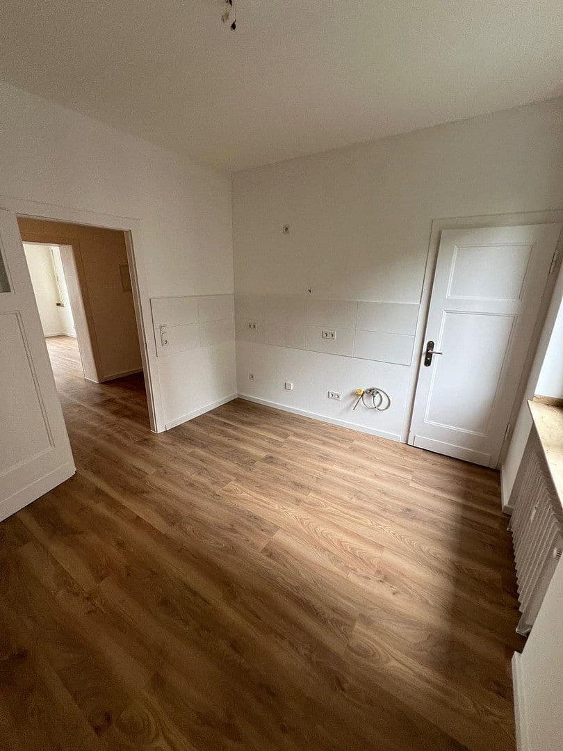 Pronájem bytu 3+1 80 m², Düsseldorf, Severní Porýní-Vestfálsko Pronájem bytu 3+1 80 m², Düsseldorf, Severní Porýní-Vestfálsko