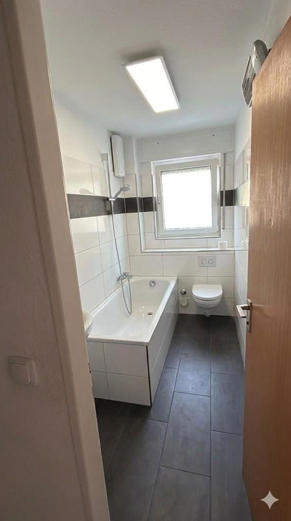 Pronájem bytu 2+1 48 m², Fleckenbühlstr. 20, Frankfurt, Hessen Pronájem bytu 2+1 48 m², Fleckenbühlstr. 20, Frankfurt, Hessen