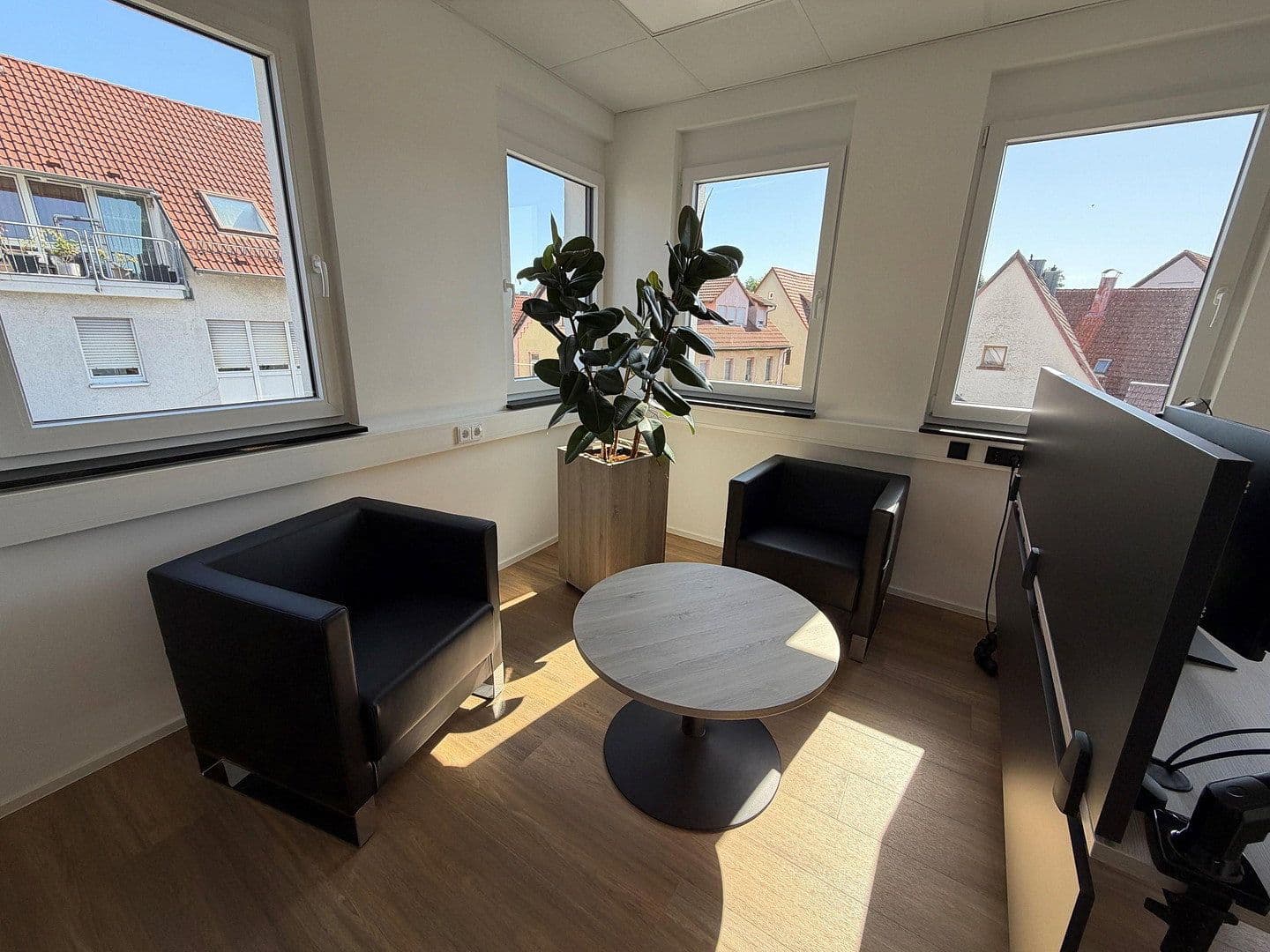 Pronájem kanceláře 356 m², Heilbronner Straße 8, Kirchardt, Bádensko-Württembersko Pronájem kanceláře 356 m², Heilbronner Straße 8, Kirchardt, Bádensko-Württembersko