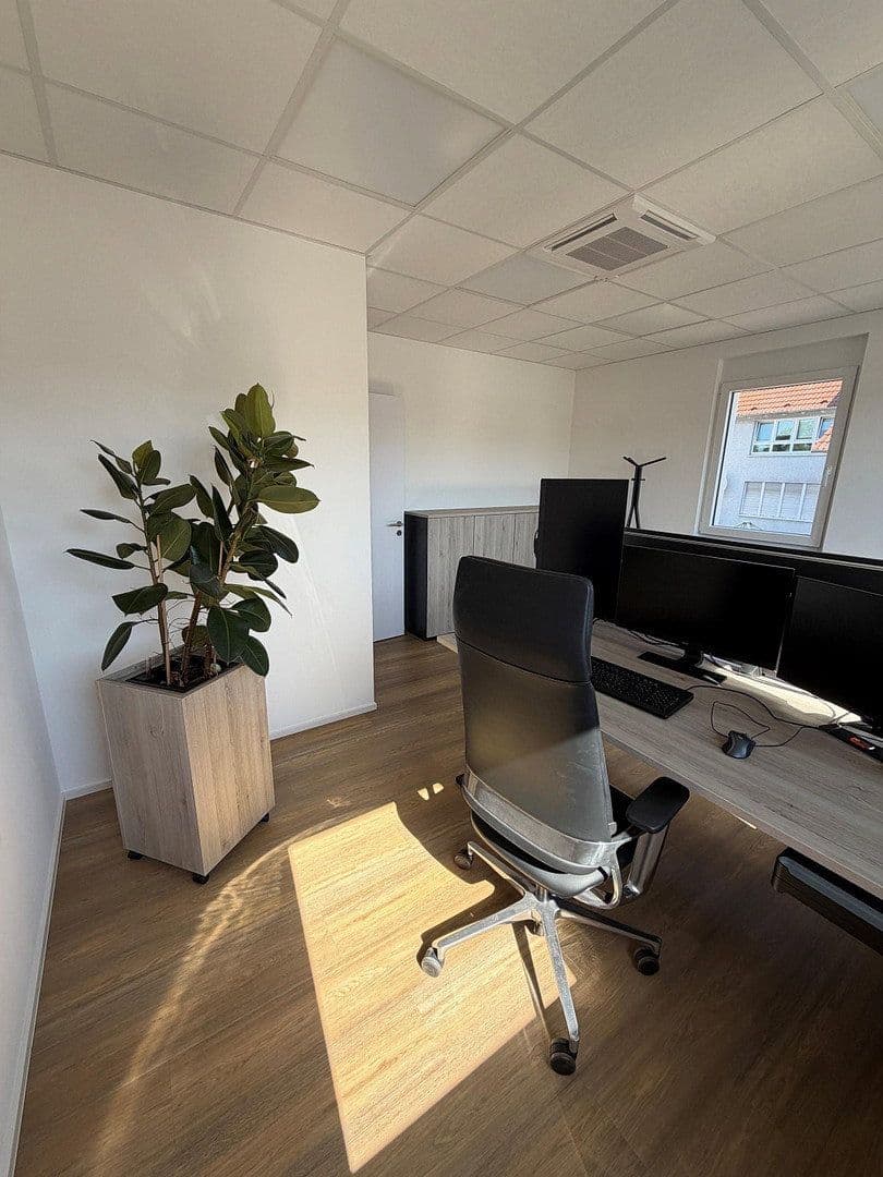 Pronájem kanceláře 356 m², Heilbronner Straße 8, Kirchardt, Bádensko-Württembersko Pronájem kanceláře 356 m², Heilbronner Straße 8, Kirchardt, Bádensko-Württembersko
